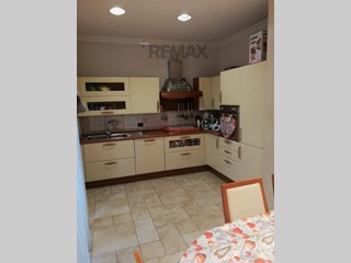 Quadrilocale in Vendita a Roma, 172'000&euro;, 75 m²
