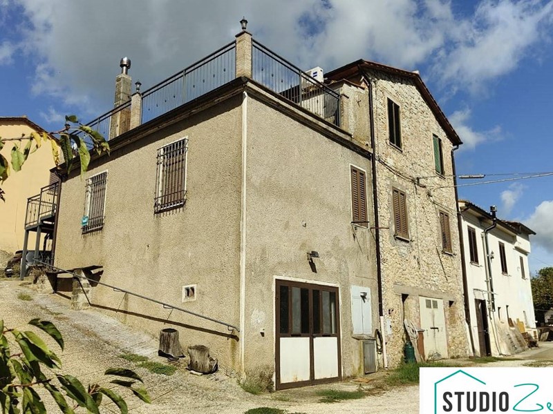 Trilocale in Vendita a Avigliano Umbro, 50'000&euro;, 106 m²
