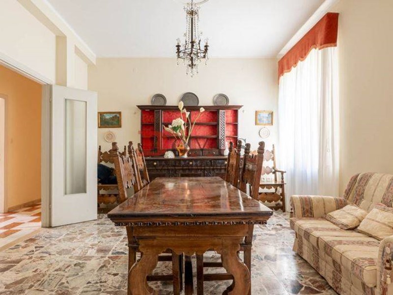 Quadrilocale in Vendita a Mantova, 126'000&euro;, 140 m²