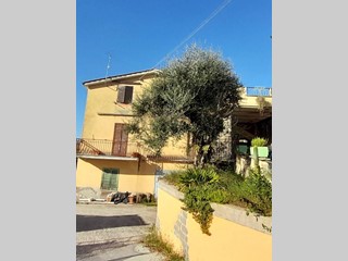Bilocale in Vendita a Nazzano, 30'000&euro;, 60 m²