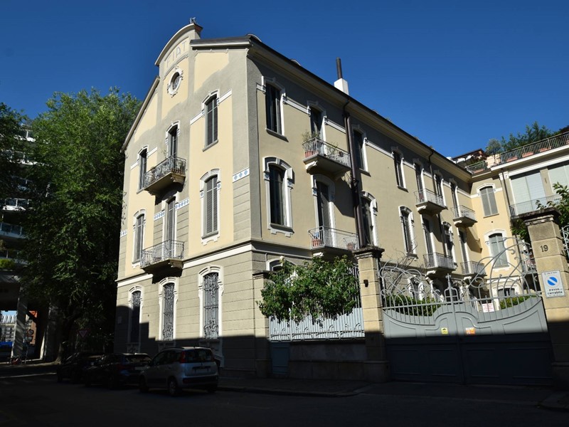 Monolocale in Affitto a Torino, 1'550&euro;, 130 m²