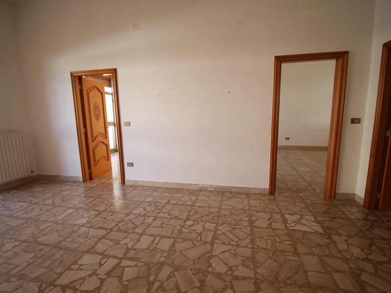Appartamento in Affitto a Manduria, 550&euro;, 1 m²