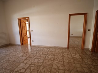 Appartamento in Affitto a Manduria, 550&euro;, 1 m²