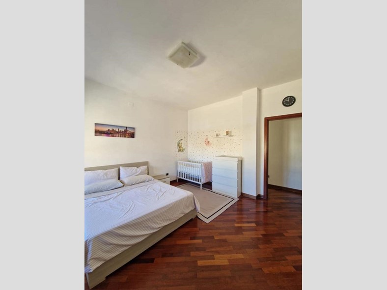 Quadrilocale in Vendita a Brindisi, 165'000&euro;, 135 m²