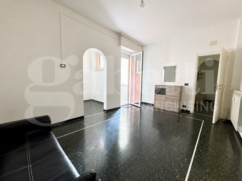 Bilocale in Vendita a Genova, 59'500&euro;, 70 m², arredato