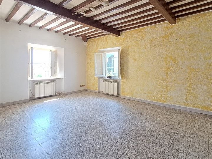 Trilocale in Vendita a Massarosa, 119'000&euro;, 80 m²