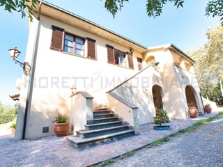 Quadrilocale in Vendita a Campiglia Marittima, zona Venturina Terme, 245'000&euro;, 110 m², arredato