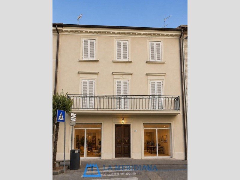 Appartamento in Vendita a Lamporecchio, 180'000&euro;, 100 m², con Box