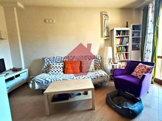 Trilocale in Vendita a Capraia e Limite, 275'000&euro;, 70 m², con Box