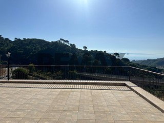 Appartamento in Vendita a Messina, 350'000&euro;, 200 m²