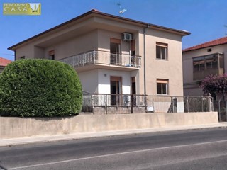 Appartamento in Vendita a Giulianova, 105'000&euro;, 160 m²