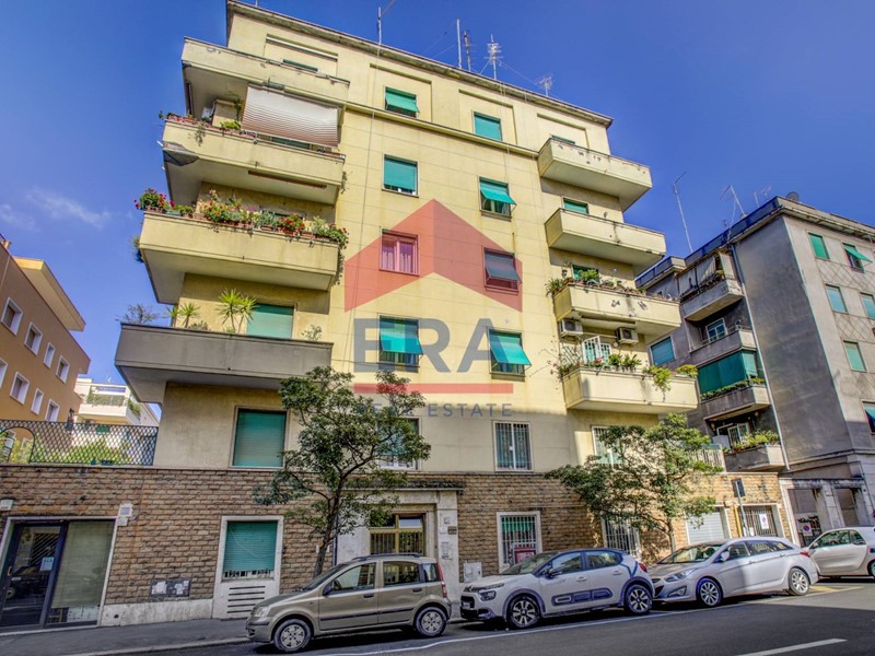 Appartamento in Vendita a Roma, 890'000&euro;, 221 m²