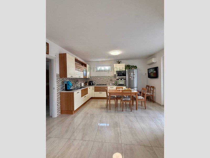 Quadrilocale in Vendita a Brusciano, 205'000&euro;, 95 m²