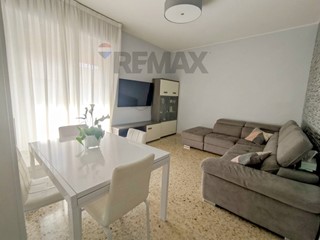 Trilocale in Vendita a Como, 167'000&euro;, 97 m²