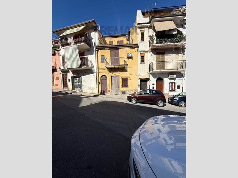 Trilocale in Vendita a Sant'Agata di Militello, 59'000&euro;, 69 m²