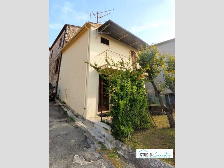 Bilocale in Vendita a Amelia, 45'000&euro;, 68 m²