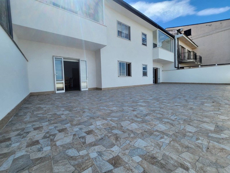 Appartamento in Vendita a Ururi, 65'000&euro;, 135 m²