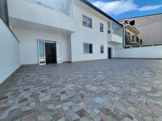 Appartamento in Vendita a Ururi, 65'000&euro;, 135 m²