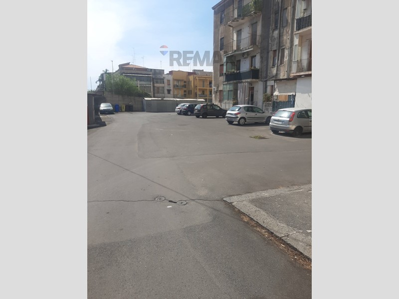 Trilocale in Vendita a Catania, 70'000&euro;, 65 m²
