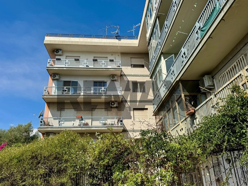 Appartamento in Vendita a Catania, 235'000&euro;, 140 m²