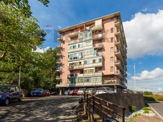 Trilocale in Vendita a Catania, 89'000&euro;, 93 m²