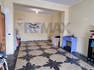 Appartamento in Vendita a Paternò, 100'000&euro;, 170 m²