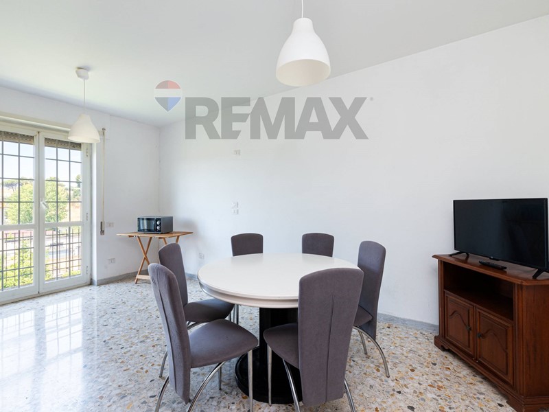 Quadrilocale in Vendita a Roma, 145'000&euro;, 118 m²