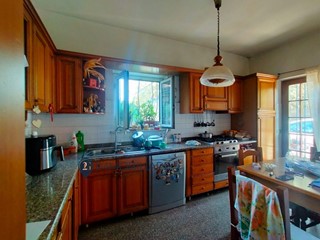 Appartamento in Vendita a Luni, 135'000&euro;, 150 m²