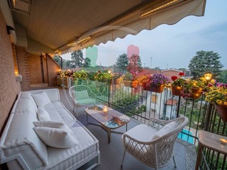 Attico in Vendita a Moncalieri, 225 m²