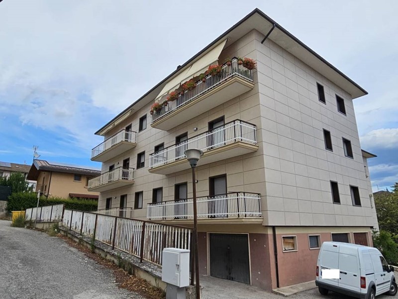 Appartamento in Affitto a L'Aquila, 900&euro;, 100 m²