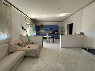 Trilocale in Affitto a Marano di Napoli, 700&euro;, 120 m²