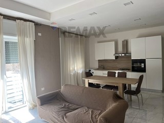 Trilocale in Affitto a Napoli, 1'000&euro;, 120 m²