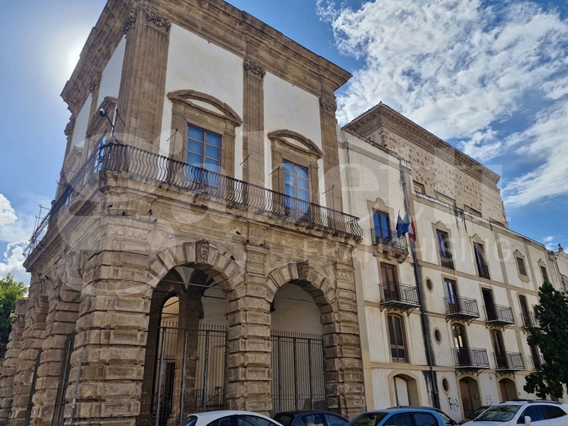 Quadrilocale in Vendita a Palermo, 255'000&euro;, 105 m²