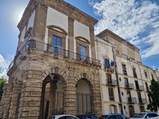 Quadrilocale in Vendita a Palermo, 255'000&euro;, 105 m²
