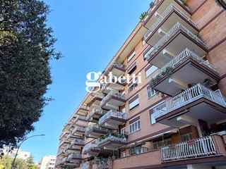Appartamento in Vendita a Roma, 419'000&euro;, 154 m²