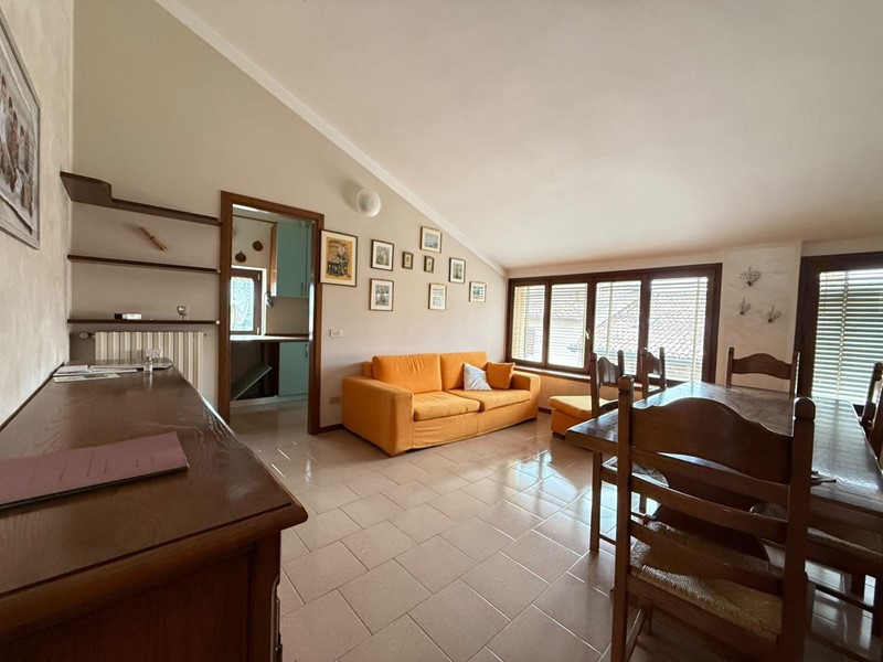 Quadrilocale in Vendita a Corte Franca, 190'000&euro;, 140 m², con Box