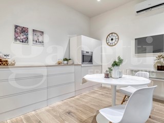 Bilocale in Vendita a Bologna, 219'000&euro;, 50 m²