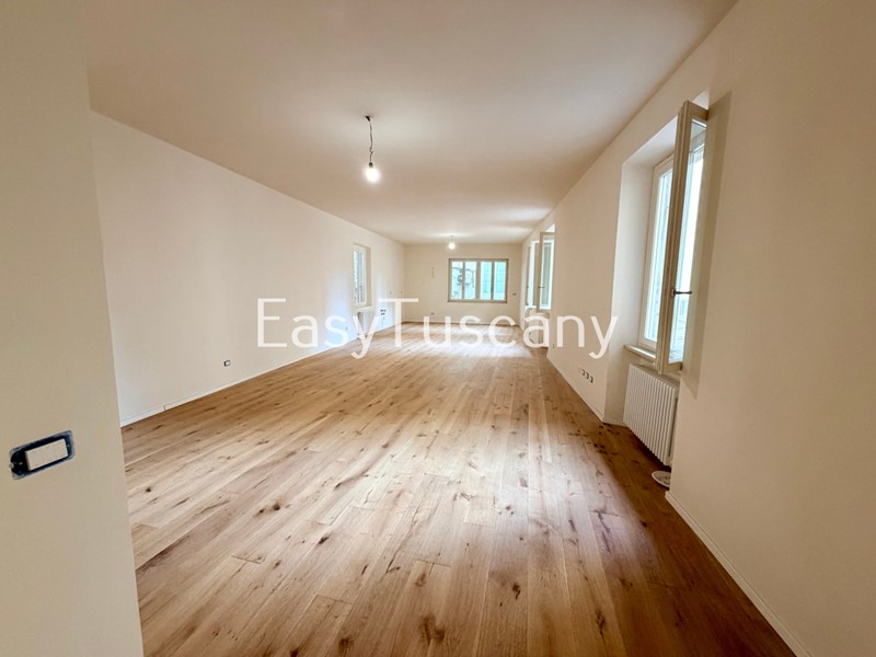 Appartamento in Vendita a Lucca, 595'000&euro;, 195 m²