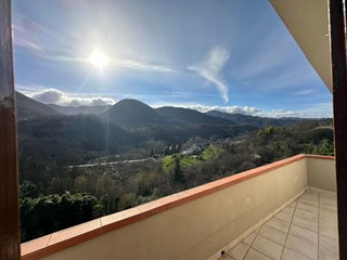 Trilocale in Affitto a Riccò del Golfo di Spezia, zona San Benedetto, 600&euro;, 96 m², arredato