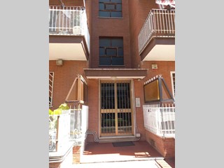 Trilocale in Vendita a Tivoli, zona Villa Adriana, 160'000&euro;, 100 m², con Box