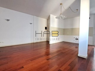 Trilocale in Vendita a Padova, zona Santa Rita, 269'000&euro;, 89 m², con Box