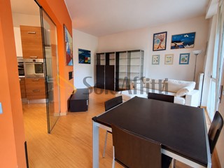Trilocale in Affitto a Como, 950&euro;, 80 m², arredato