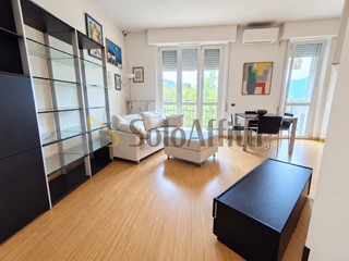 Trilocale in Affitto a Como, 950&euro;, 80 m², arredato