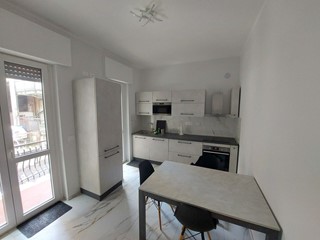 Appartamento in Affitto a Genova, zona San Martino, 1'019&euro;, 90 m², arredato