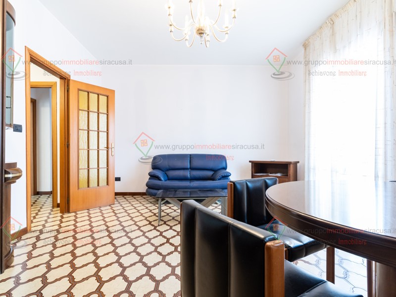 Appartamento in Affitto a Siracusa, zona Tisia Tica Zecchino, 650&euro;, 134 m², arredato