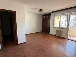 Appartamento in Vendita a Fornovo di Taro, 115'000&euro;, 104 m², con Box