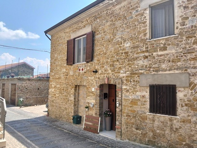 Quadrilocale in Vendita a Prignano Cilento, zona centro storico, 99'000&euro;, 100 m², arredato, con Box