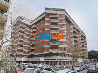 Appartamento in Vendita a Palermo, 235'000&euro;, 160 m²