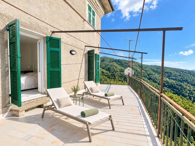 Appartamento in Vendita a Sesta Godano, zona Antessio, 89'000&euro;, 185 m², arredato