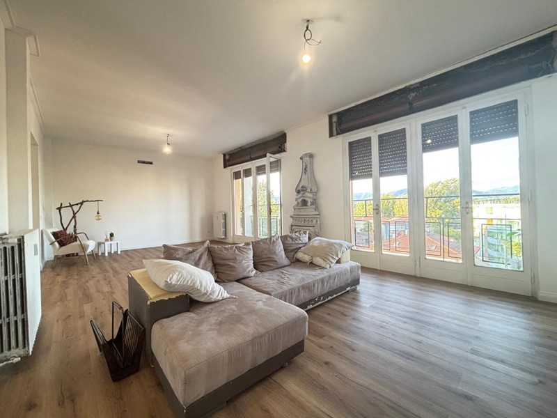 Appartamento in Vendita a Lucca, zona Sant'Anna, 460'000&euro;, 140 m², arredato, con Box